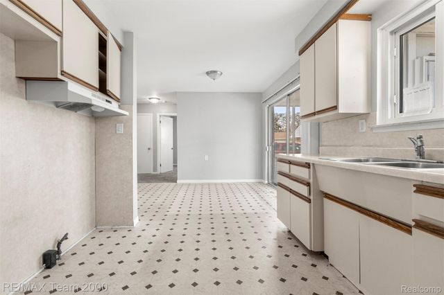 19431 STEPHENS, Eastpointe, MI 48021