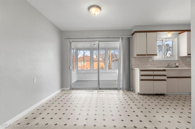 19431 STEPHENS, Eastpointe, MI 48021