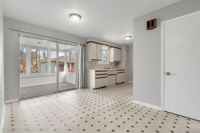 19431 STEPHENS, Eastpointe, MI 48021