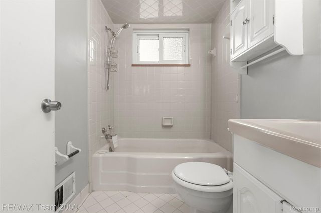 19431 STEPHENS, Eastpointe, MI 48021