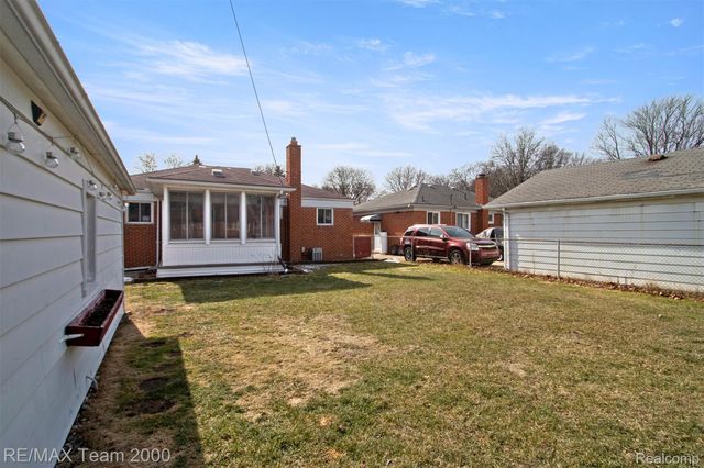 19431 STEPHENS, Eastpointe, MI 48021