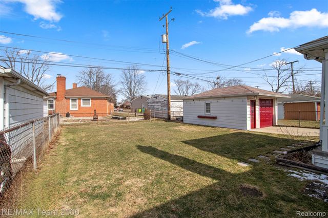 19431 STEPHENS, Eastpointe, MI 48021