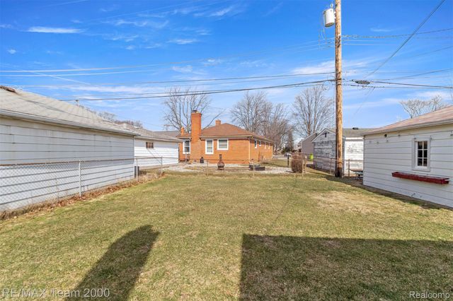 19431 STEPHENS, Eastpointe, MI 48021