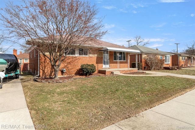 19431 STEPHENS, Eastpointe, MI 48021