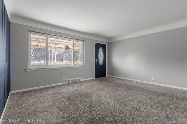 19431 STEPHENS, Eastpointe, MI 48021