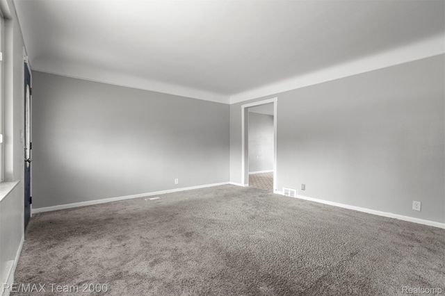 19431 STEPHENS, Eastpointe, MI 48021