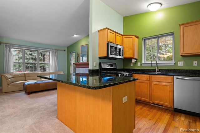 20903 Antique Court, Southfield, MI 48075