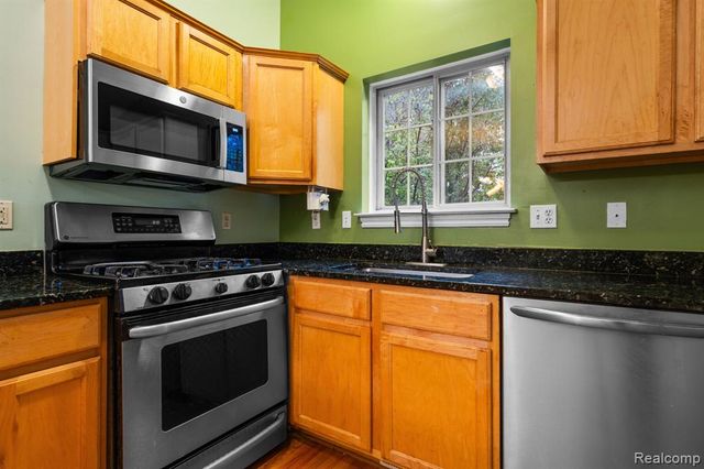 20903 Antique Court, Southfield, MI 48075