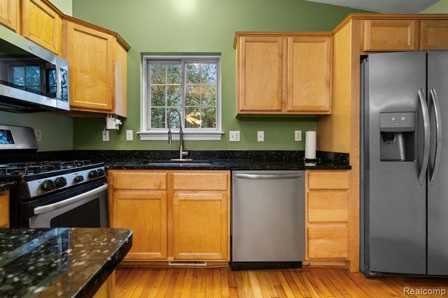 20903 Antique Court, Southfield, MI 48075