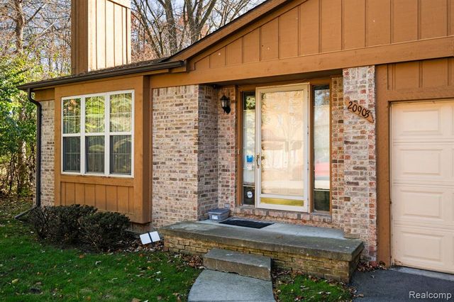 20903 Antique Court, Southfield, MI 48075