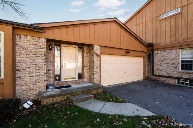 20903 Antique Court, Southfield, MI 48075