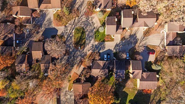 20903 Antique Court, Southfield, MI 48075