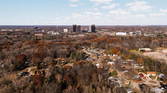 20903 Antique Court, Southfield, MI 48075