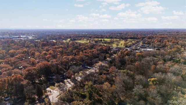 20903 Antique Court, Southfield, MI 48075