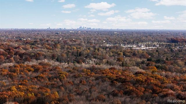 20903 Antique Court, Southfield, MI 48075