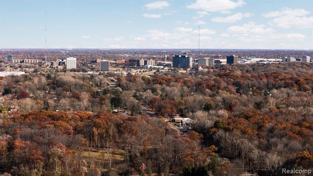 20903 Antique Court, Southfield, MI 48075