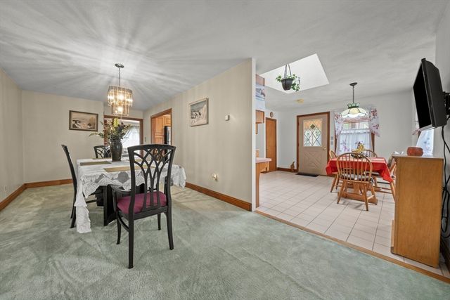52 Wyman St, Woburn, MA 01801