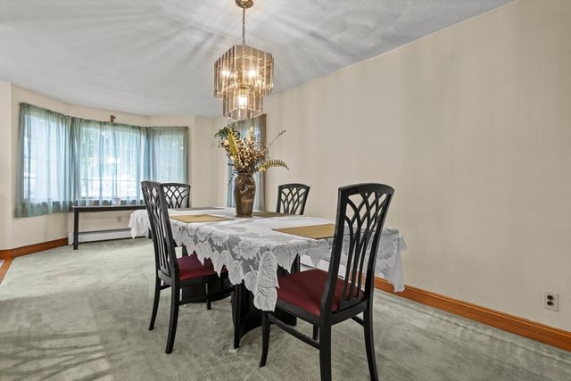 52 Wyman St, Woburn, MA 01801