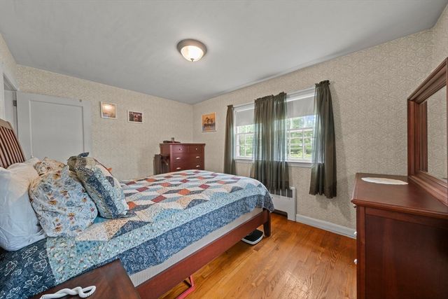 52 Wyman St, Woburn, MA 01801