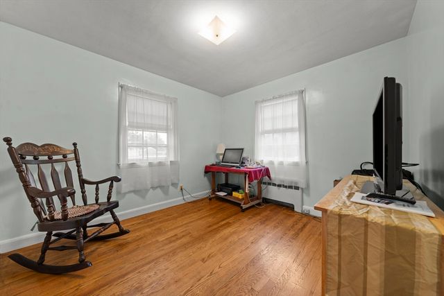 52 Wyman St, Woburn, MA 01801