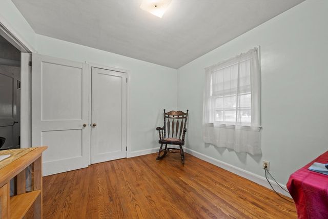 52 Wyman St, Woburn, MA 01801