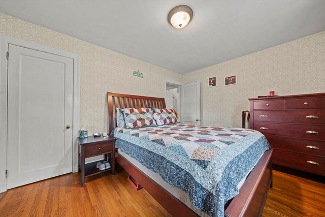 52 Wyman St, Woburn, MA 01801