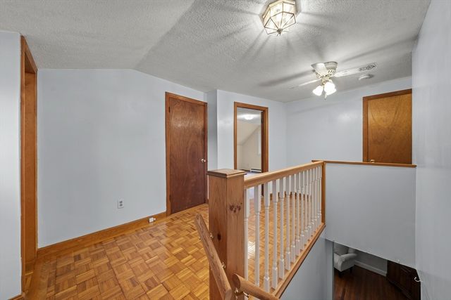 52 Wyman St, Woburn, MA 01801