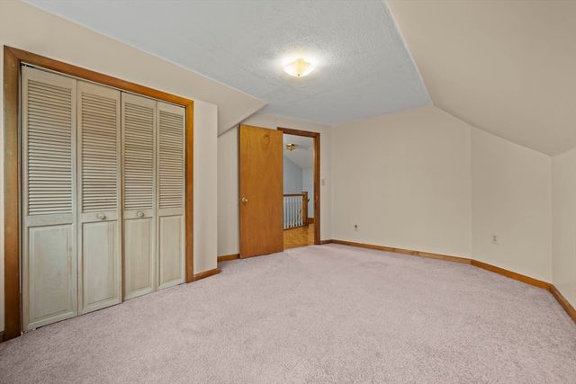 52 Wyman St, Woburn, MA 01801