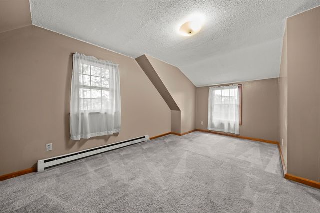 52 Wyman St, Woburn, MA 01801