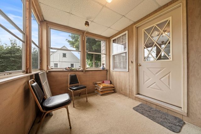 52 Wyman St, Woburn, MA 01801