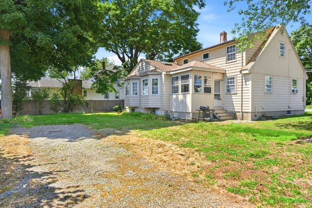 52 Wyman St, Woburn, MA 01801