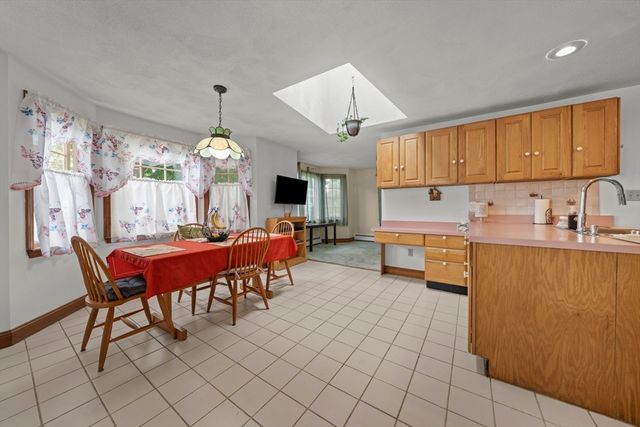 52 Wyman St, Woburn, MA 01801