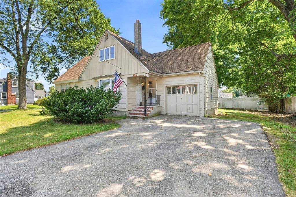 52 Wyman St, Woburn, MA 01801