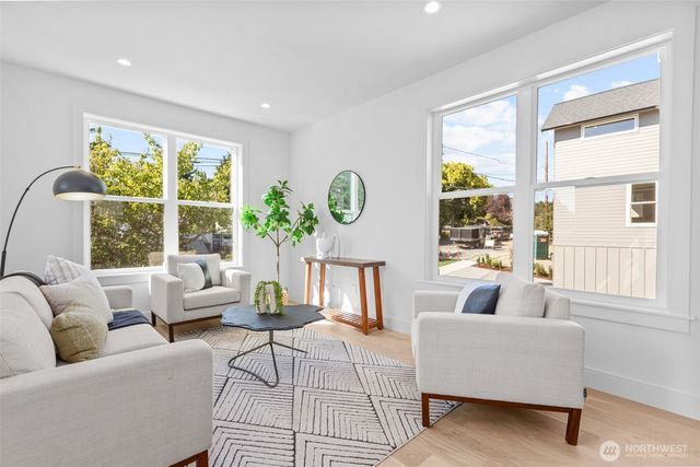 7344 22nd Avenue NW, Seattle, WA 98117