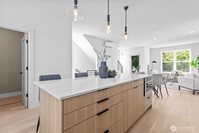 7344 22nd Avenue NW, Seattle, WA 98117