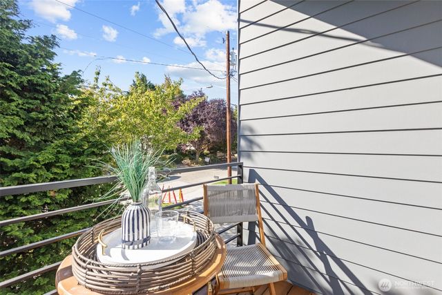 7344 22nd Avenue NW, Seattle, WA 98117