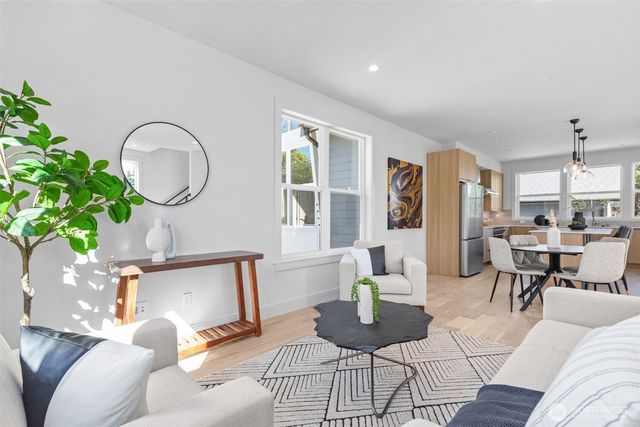 7344 22nd Avenue NW, Seattle, WA 98117