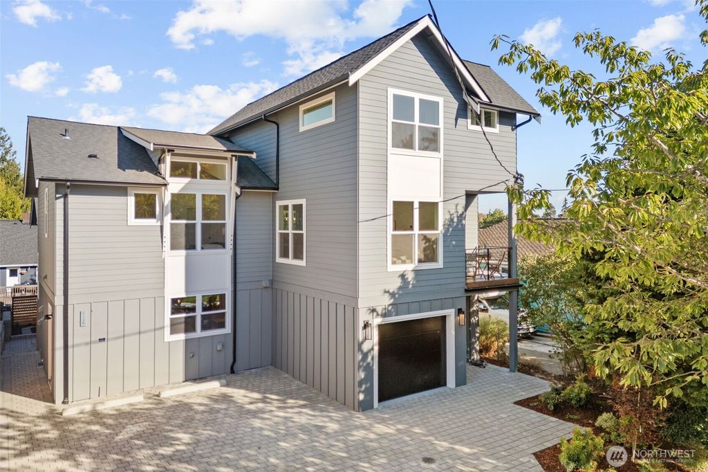 7344 22nd Avenue NW, Seattle, WA 98117