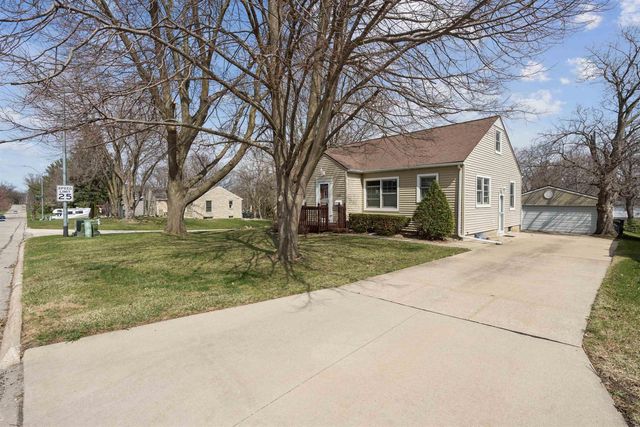 115 N Division Street, Cedar Falls, IA 50613
