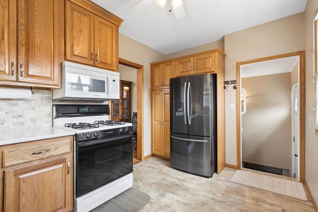 115 N Division Street, Cedar Falls, IA 50613