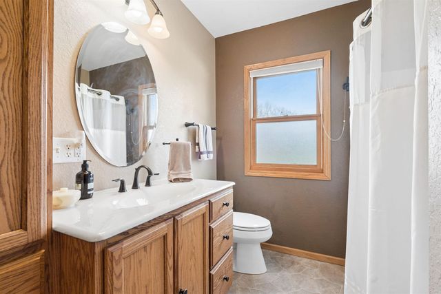 115 N Division Street, Cedar Falls, IA 50613