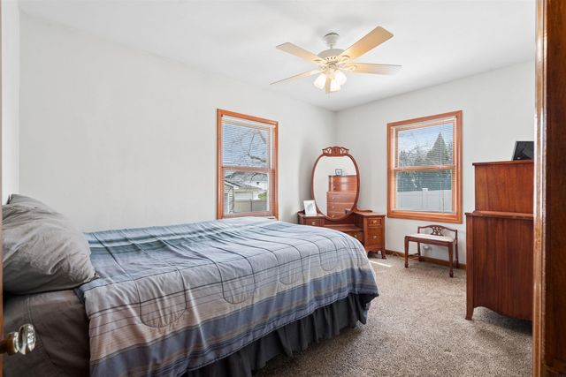 115 N Division Street, Cedar Falls, IA 50613