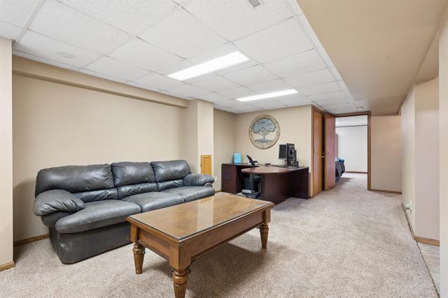 115 N Division Street, Cedar Falls, IA 50613