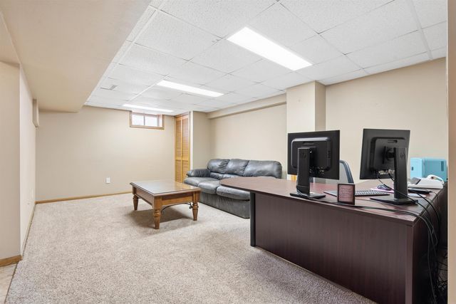 115 N Division Street, Cedar Falls, IA 50613