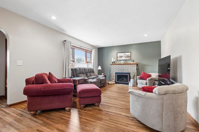 115 N Division Street, Cedar Falls, IA 50613