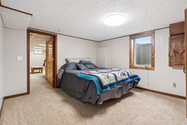 115 N Division Street, Cedar Falls, IA 50613