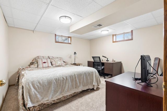 115 N Division Street, Cedar Falls, IA 50613