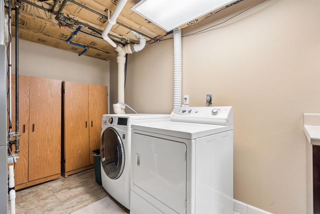 115 N Division Street, Cedar Falls, IA 50613