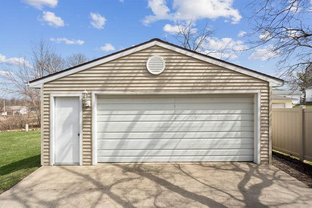 115 N Division Street, Cedar Falls, IA 50613