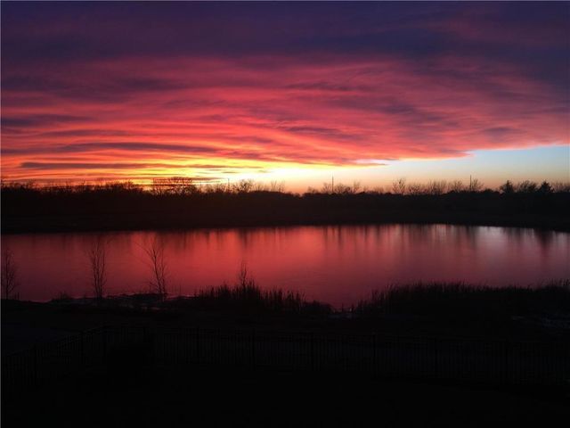 18593 W 193rd Street, Spring Hill, KS 66083